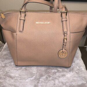 Michael Kors Charlotte Large Saffiano Top-Zip Tote Bag Luggage
